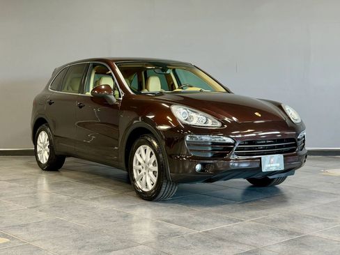 Used 2014 Porsche Cayenne Platinum Edition AWD/4WD image 4