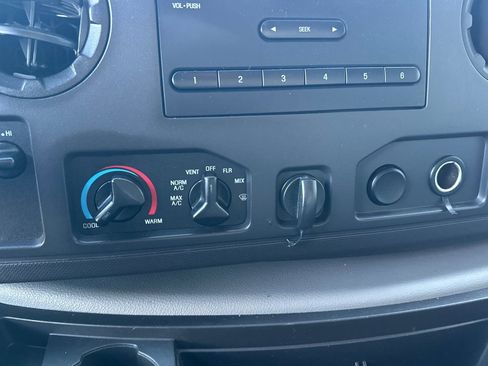 Used 2019 Ford E-350 and Econoline 350 Super Duty w/ Power Windows & Locks Group image 18