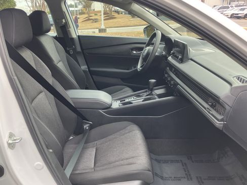 Certified 2025 Honda Accord LX image 34