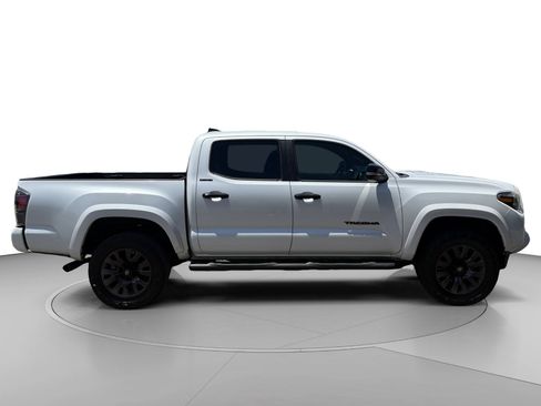 Used 2021 Toyota Tacoma Limited w/ Nightshade Package AWD/4WD image 6
