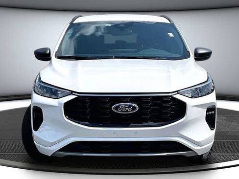 Used 2023 Ford Escape ST-Line w/ Tech Pack #1 AWD/4WD image 2