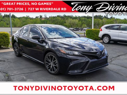 Certified 2022 Toyota Camry SE w/ Convenience Package FWD image 1