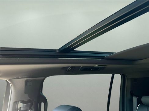 Certified 2026 Cadillac Escalade ESV Luxury image 27