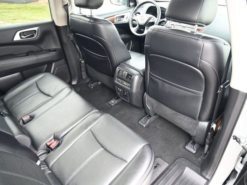 Used 2020 Nissan Pathfinder Platinum image 48