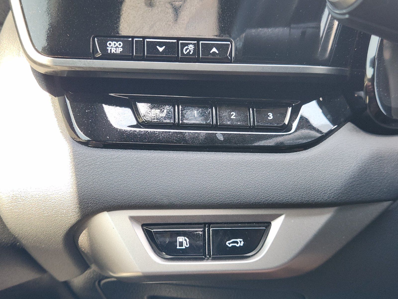 Used 2025 Lexus RX 450h AWD w/ Convenience Package image 25