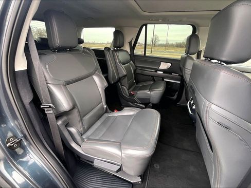 Used 2025 Ford Expedition Active image 17