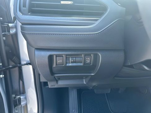 Used 2025 Subaru Forester Premium AWD/4WD image 17