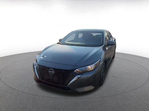 Used 2025 Nissan Sentra SV image 4