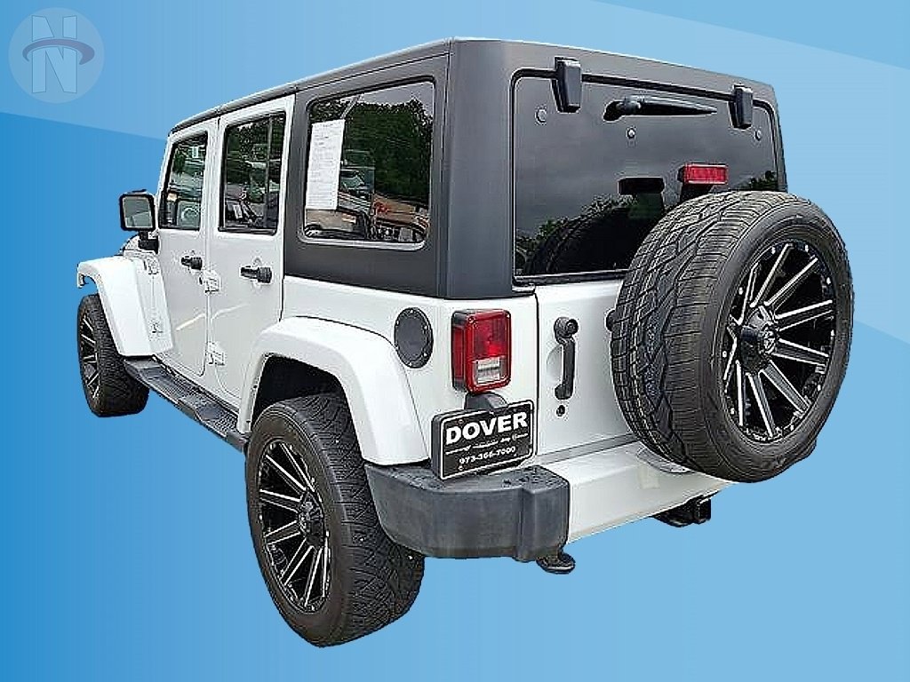 Used 2017 Jeep Wrangler Unlimited Sahara w/ Max Tow Package AWD/4WD image 13