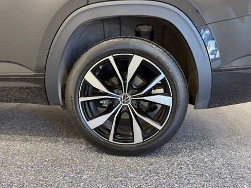 Used 2024 Volkswagen Atlas SEL Premium R-Line AWD/4WD image 12