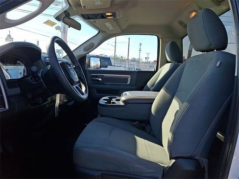 Used 2018 RAM 1500 Express image 10