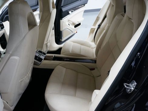 Used 2013 Porsche Panamera GTS image 29