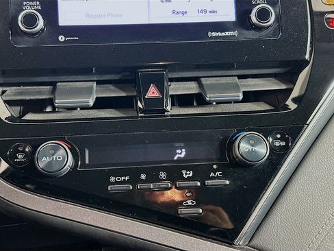 Used 2024 Toyota Camry SE image 21