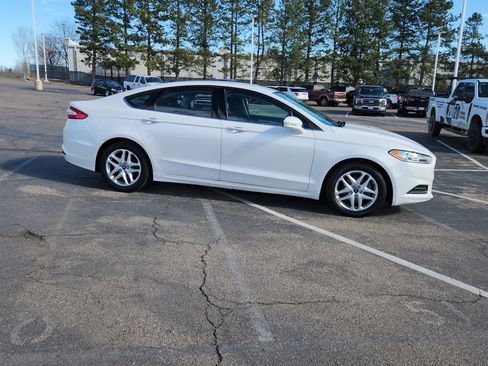 Used 2014 Ford Fusion SE image 14