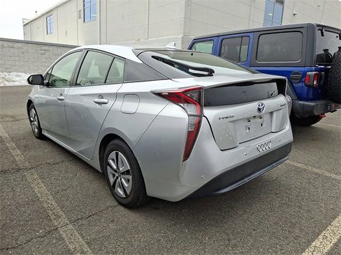 Used 2017 Toyota Prius Two w/ Prius Two Safety Plus Package image 5