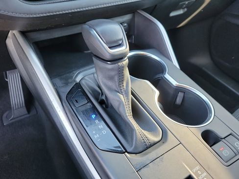 Used 2022 Toyota Highlander LE image 17