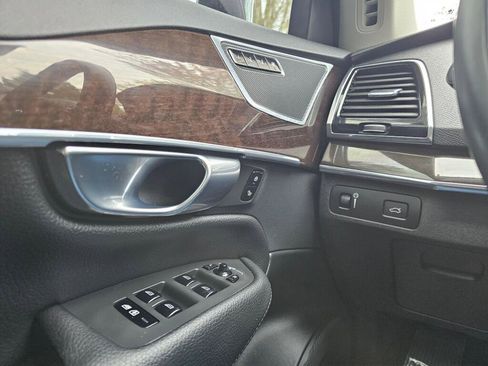 Used 2018 Volvo XC90 T6 Momentum w/ Convenience Package AWD/4WD image 29