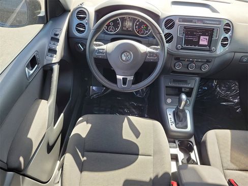 Used 2017 Volkswagen Tiguan Limited w/ Premium Package image 14
