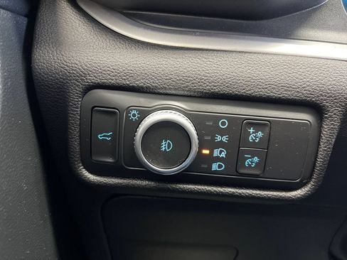 Used 2022 Ford Explorer XLT w/ Equipment Group 202A AWD/4WD image 20