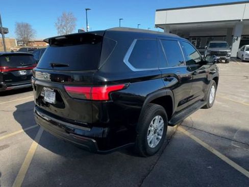 Used 2025 Toyota Sequoia SR5 image 8