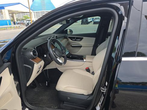 Used 2024 Mercedes-Benz GLC 300 image 4