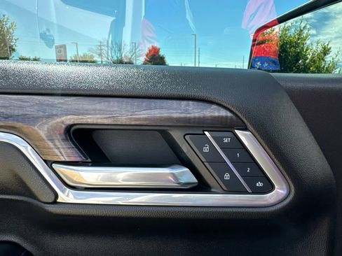 Used 2024 Chevrolet Silverado 1500 LTZ AWD/4WD image 27