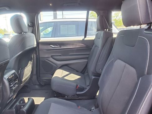 Used 2025 Jeep Grand Cherokee L Laredo AWD/4WD image 30