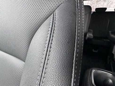 Used 2024 Chevrolet Traverse LT image 20