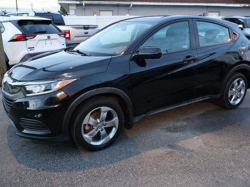 Used 2019 Honda HR-V LX image 9