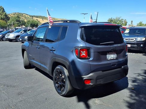Used 2020 Jeep Renegade Altitude FWD image 5