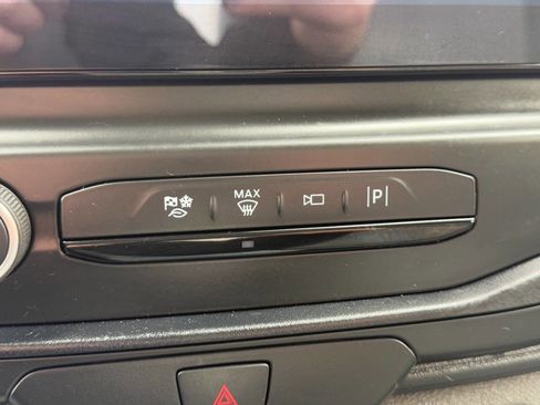 Used 2023 Ford Transit 250 Medium Roof AWD image 22