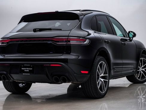 Certified 2025 Porsche Macan image 12