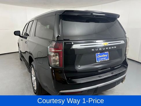 Used 2024 Chevrolet Suburban Premier RWD image 8