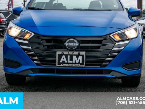 Used 2023 Nissan Versa SV image 10