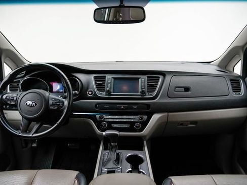 Used 2020 Kia Sedona EX FWD image 27