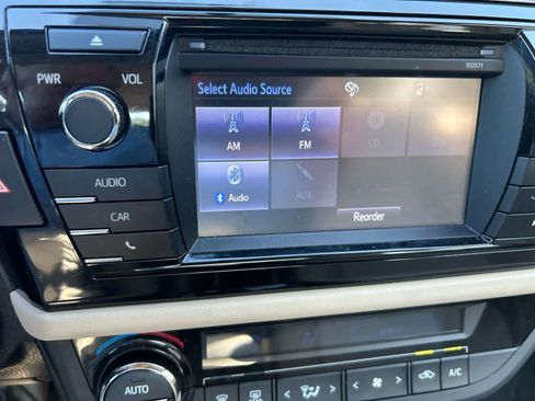 Used 2016 Toyota Corolla LE FWD image 23