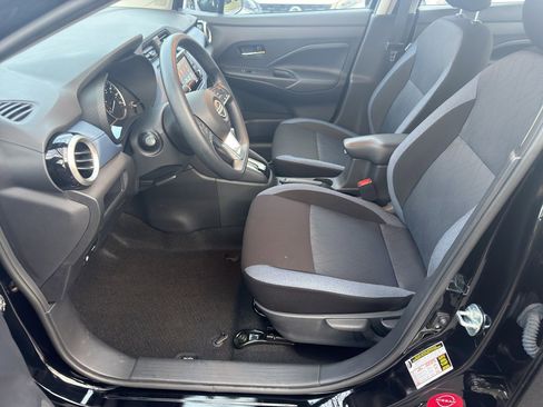 Used 2025 Nissan Versa SV w/ Trunk Package image 15