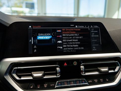 Used 2021 BMW 430i xDrive Coupe w/ Premium Package image 29