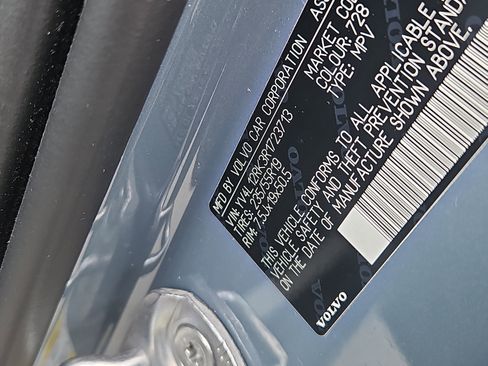 Used 2024 Volvo XC60 B5 Core w/ Climate Package image 6