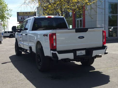 Used 2023 Ford F350 XLT AWD/4WD image 7