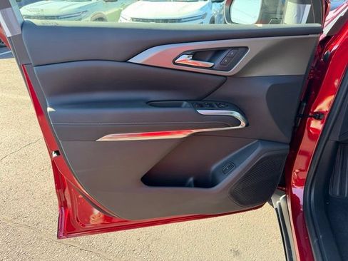 New 2026 Chevrolet Traverse LT w/ Driver Confidence Package FWD image 17