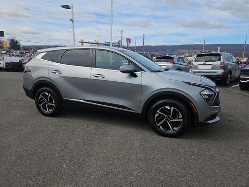 Used 2023 Kia Sportage LX image 36