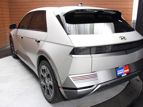 Used 2024 Hyundai Ioniq 5 Limited image 25