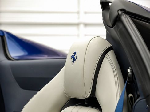 Used 2022 Ferrari 812 GTS RWD image 49