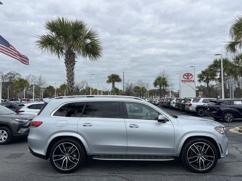 Used 2023 Mercedes-Benz GLS 450 4MATIC image 11
