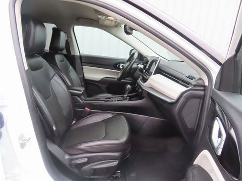 Used 2022 Jeep Compass Limited image 25