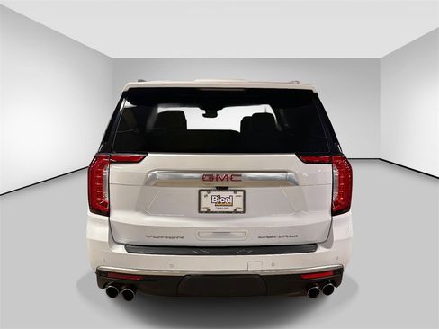 Used 2023 GMC Yukon Denali w/ Denali Reserve Package image 4