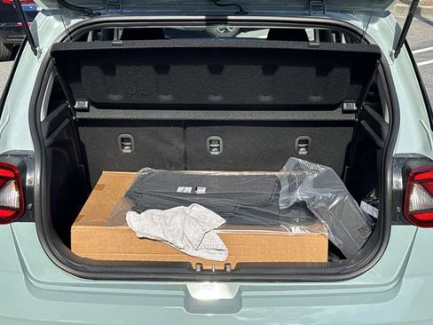 New 2026 Hyundai Venue SE FWD image 18