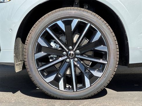 New 2026 Volvo XC60 B5 Ultra w/ Protection Package Premier image 25