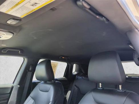 Used 2023 Jeep Compass Latitude w/ Convenience Group AWD/4WD image 14